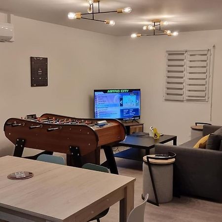 Belle Maison Climatisee Renovee Pac-Man Entre Collegues, Amis, Famille - Barbecue - Netflix - Prime - Baby Foot 50Cts Saint-Seurin-sur-l'Isle Exteriér fotografie