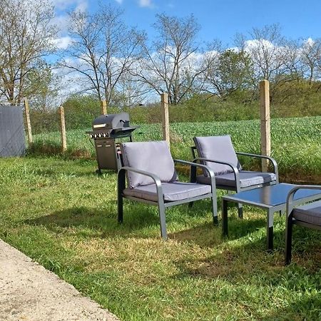 Belle Maison Climatisee Renovee Pac-Man Entre Collegues, Amis, Famille - Barbecue - Netflix - Prime - Baby Foot 50Cts Saint-Seurin-sur-l'Isle Exteriér fotografie