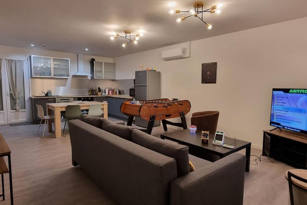 Belle Maison Climatisee Renovee Pac-Man Entre Collegues, Amis, Famille - Barbecue - Netflix - Prime - Baby Foot 50Cts Saint-Seurin-sur-l'Isle Exteriér fotografie