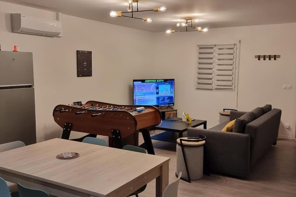 Belle Maison Climatisee Renovee Pac-Man Entre Collegues, Amis, Famille - Barbecue - Netflix - Prime - Baby Foot 50Cts Saint-Seurin-sur-l'Isle Exteriér fotografie
