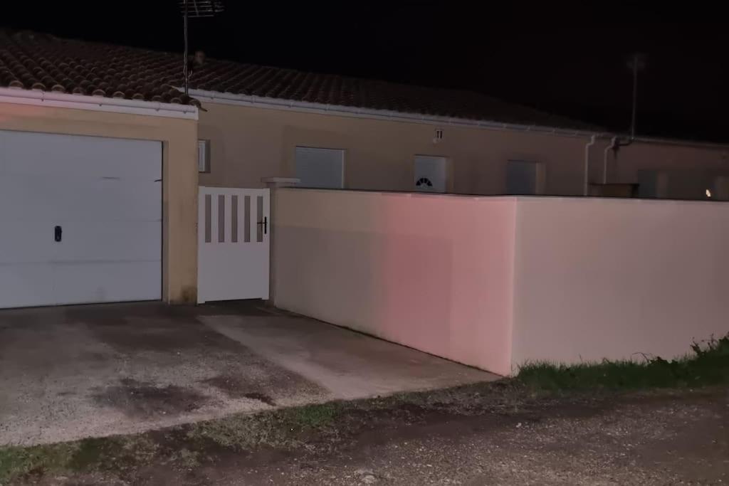 Belle Maison Climatisee Renovee Pac-Man Entre Collegues, Amis, Famille - Barbecue - Netflix - Prime - Baby Foot 50Cts Saint-Seurin-sur-l'Isle Exteriér fotografie